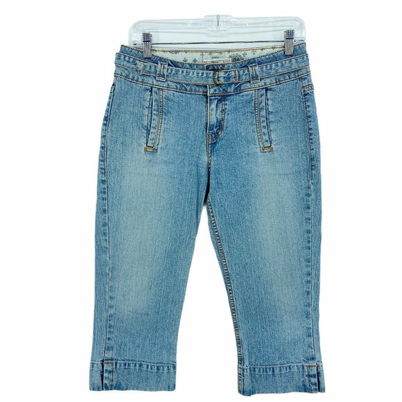 Levi's Women's Size 4 Stretch Denim Capris Belted